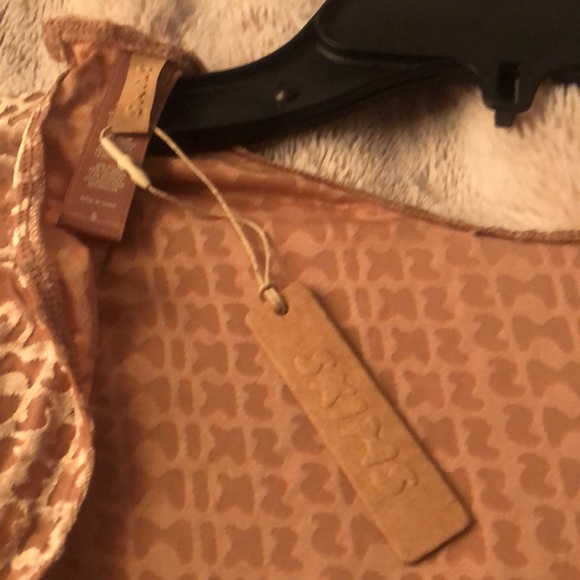 Skims bodysuit with stirrups and hand gloves - Picture 6 of 7